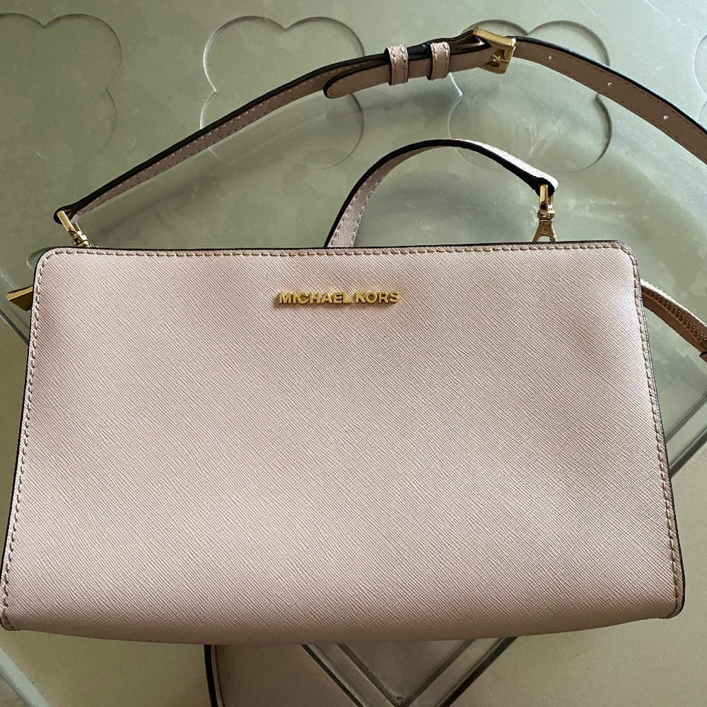 Michael Kors light pink crossbody